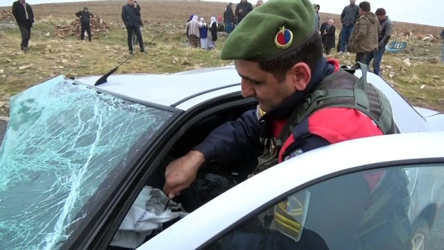 Öğrenci servisi ile otomobil çarpıştı: 1 ölü, 15 yaralı