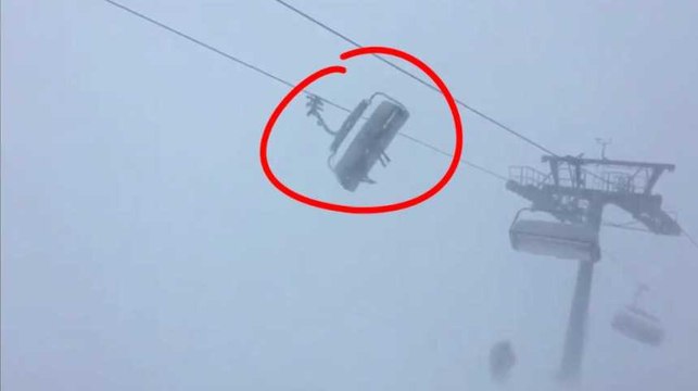 Surpris par Eleanor sur leur télésiège, ces skieurs ont vécu un cauchemar