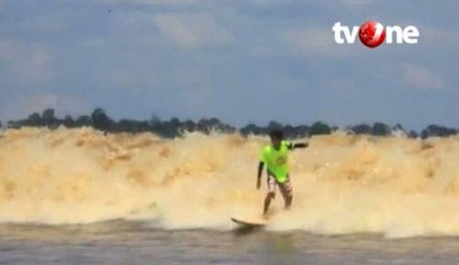 Wisata Ombak Bono di Sungai Kampar