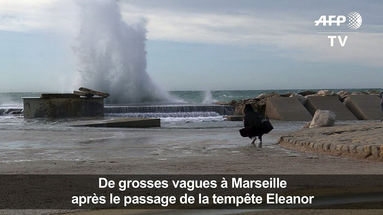 Eleanor: de grosses vagues frappent le littoral marseillais