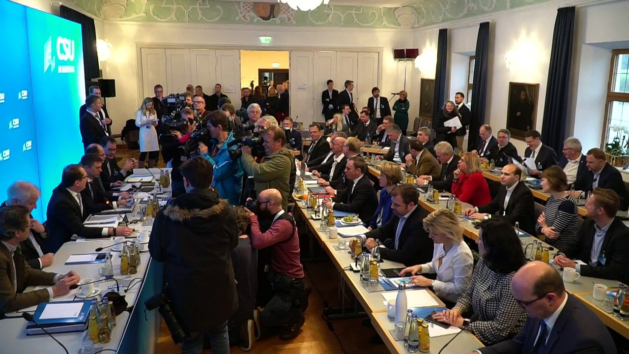 Seehofer betont Willen der CSU zur großen Koalition