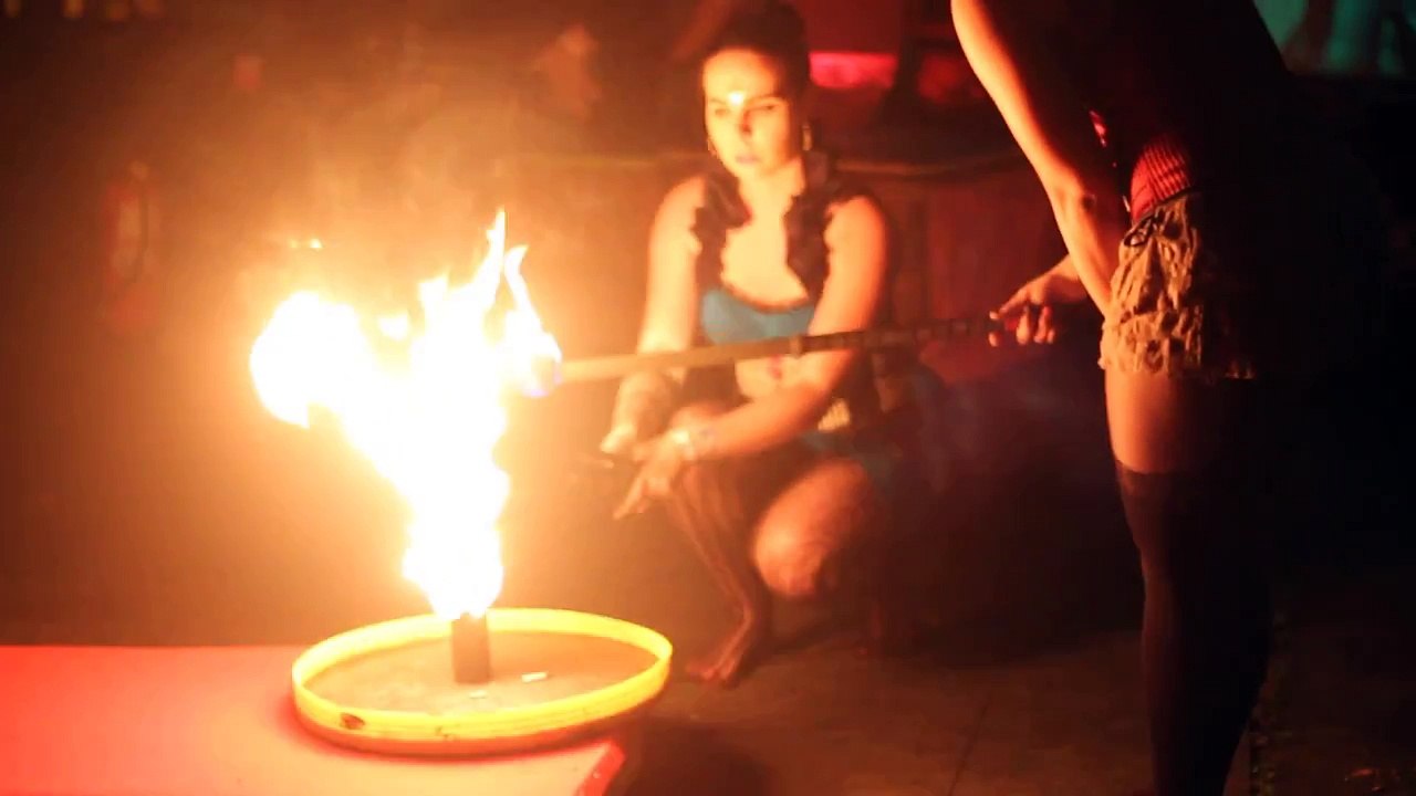 Body painting on the fire jugglers - Hestia Fire Dance