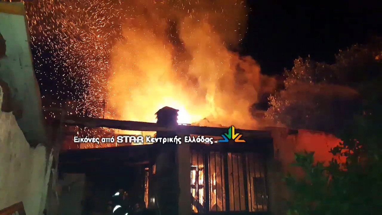 Πλάνα από το σπίτι που κάηκε στο Παγκράτι της Λ...