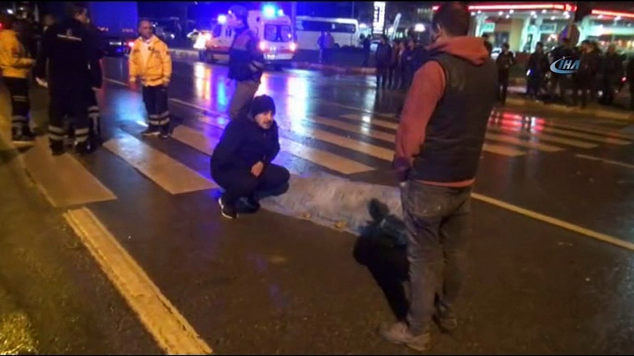 Antalya'da 1 kişinin ölümüyle sonuçlanan kazada vatandaşlar otobüsü taşladı