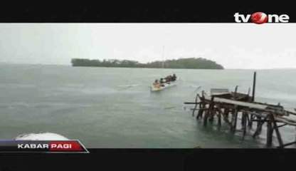 Perahu Pengangkut 9 Wisatawan Terbalik di Perairan Battoa