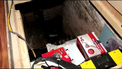 ПАРЕНЬ ПЕРЕЕХАЛ В НОВУЮ КВАРТИРУ И НАШЁЛ ТАМ ТАИНСТВЕННЫЙ ЛЮК, ЭТО БЫЛ ВХОД В ...
