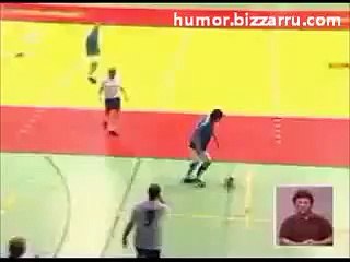 Durão Barroso pensa por momentos que é Maradona