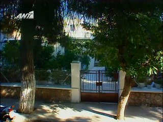 Νταντά για όλες τις δουλειές E22