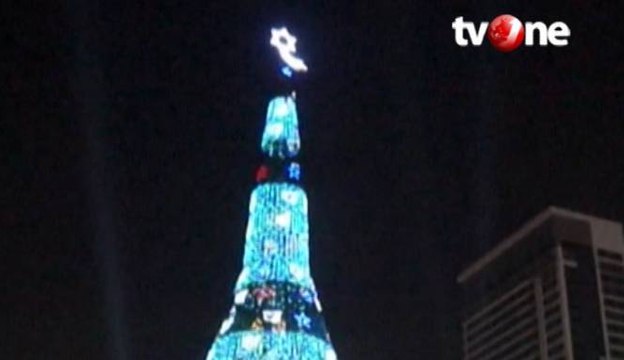 Pohon Natal Tertinggi di Dunia Ada di Sri Lanka