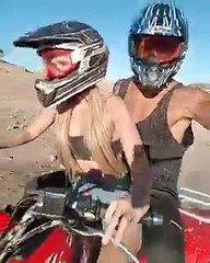 Tatiana-Laurence et Xavier Delarue victime d'un accident de moto alors qu'ils étaient en train de se filmer