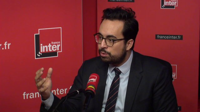 Mounir Mahjoubi : Ces fake news sont parfois délirantes mais peuvent être aussi plus subtiles, donner une perception biaisée de la réalité