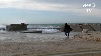 Eleanor: de grosses vagues frappent le littoral marseillais