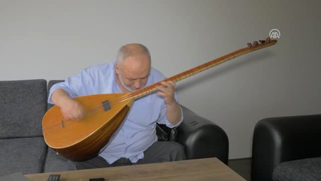 Görme Engelli Ozan Hollandaca Besteledigˆi Tu¨rku¨lerle Gönülleri Fethetti (1) - Almelo