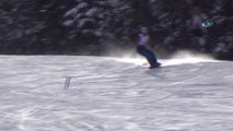 Sarıkamış'ta Alp Disiplini ve Snowboard İl Birinciliği Yarışları Nefes Kesti