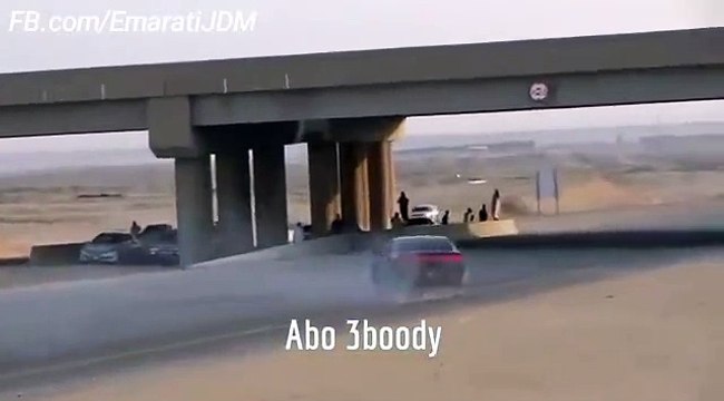 Amezing car stunts and drifting in Dubai