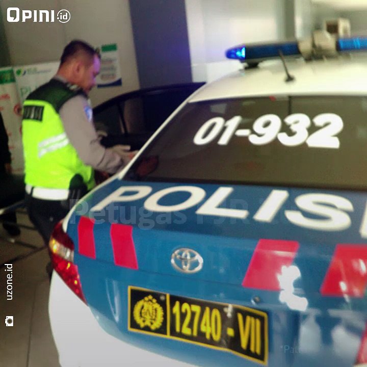 Polisi Jadi 'Bidan'