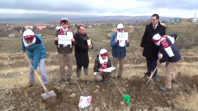 Öğrenciler Şehit Fethi Sekin Anısına Çınar Dikti