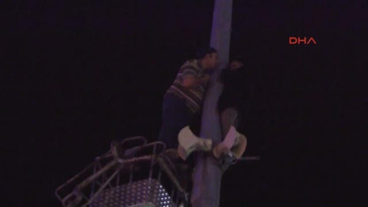 Bursa Eşi Evi Terk Edince Direğe Çıkıp İntihar Etmek İstedi