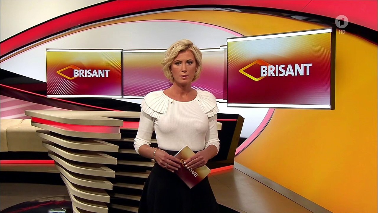 Kamilla Senjo  04.01.2018