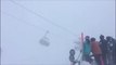 Des skieurs coincés dans un télésiège en pleine tempête Eleanor... Glaçant!