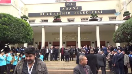 Bahçeli'ye Tepside Halka Tatlı