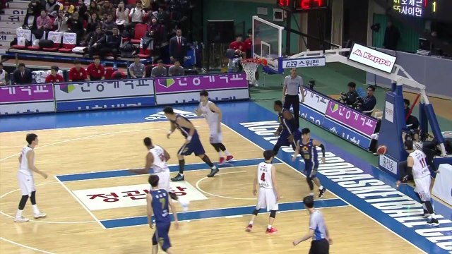 DB, SK 꺾고 3연승으로 선두 질주 / YTN