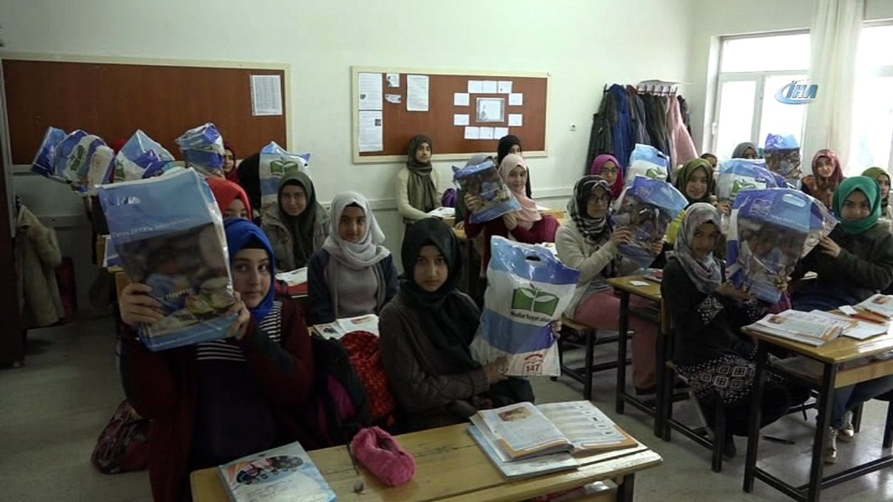 Bin öğrenciye  6 bin yardımcı ders kitabı dağıtıldı