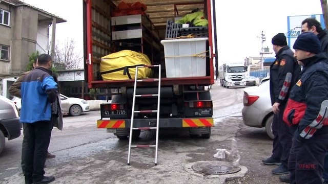 Gümrük binasındaki yoğun koku AFAD ve itfaiye ekiplerini alarma geçirdi