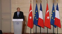 - Cumhurbaşkanı Erdoğan basın mensuplarının sorularını yanıtladı- Cumhurbaşkanı Erdoğan:- 'AB ile 16 fasıl açıldı ama bunlar kapanmış değil'- 'Astana ve Soçi süreçleri Cenevre'yi tamamlayıcı çalışmalardır'