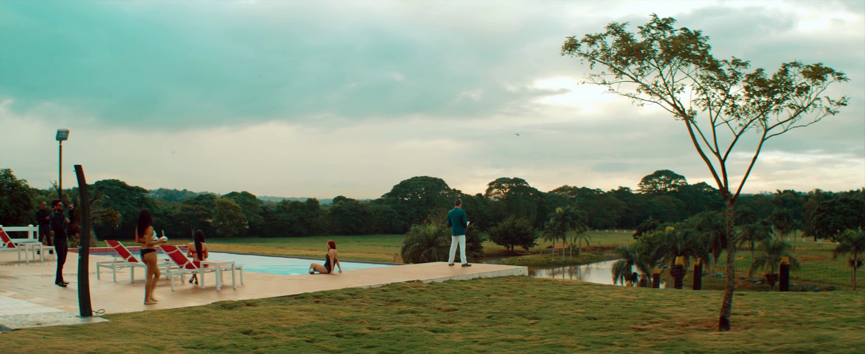 Arcangel - El Granjero  [Official Video]