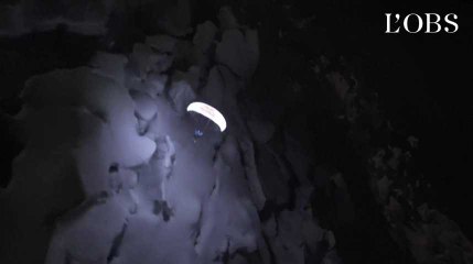 2 minutes d'un vol de nuit en speed riding à Chamonix