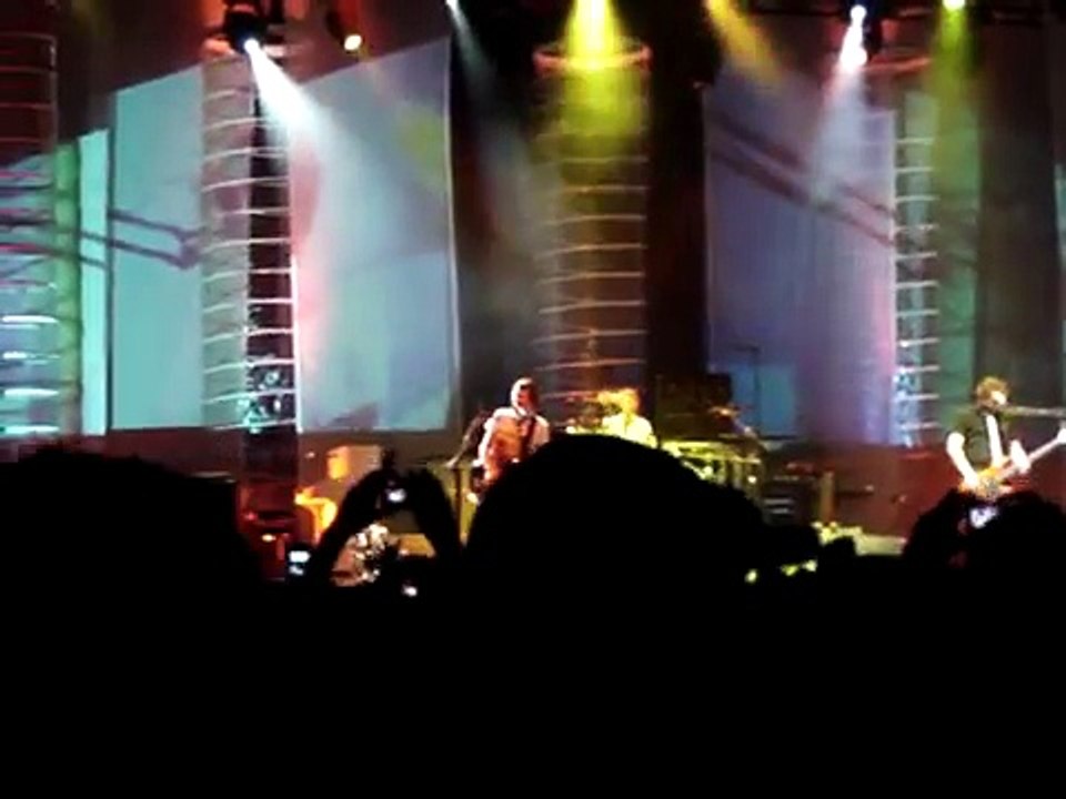 Muse - Hysteria, Jacques Cartier Pier, Montreal, QC, Canada  7/31/2006