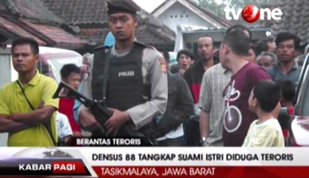 Densus 88 Tangkap Suami Istri Diduga Teroris di Bekasi
