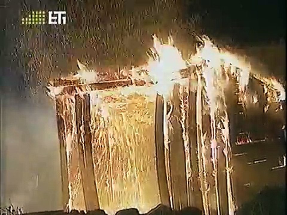 Η ζωή και ο θάνατος του Καραβέλα E03