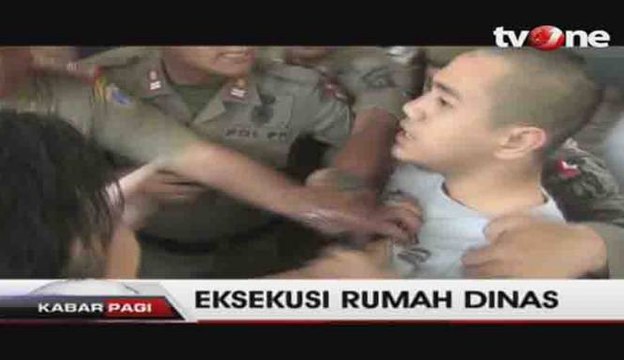 Kericuhan Eksekusi Rumah Dinas Kesehatan di Duren Sawit