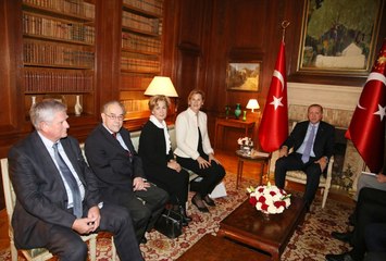 Cumhurbaşkanı Erdoğan'dan Fransa'da Sürpriz Davet! Osmanlı Hanedanı Üyelerini Ağırladı