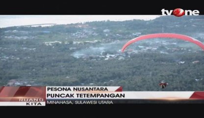 Aksi Sinterklas dan Juara Dunia Paragliding di Minahasa