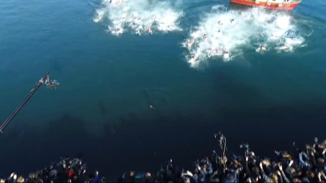 Haliç'te Düzenlenen Haç Atma Töreni Havadan Görüntülendi