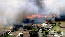 حرائق غابات تدمر المباني والطرق في أستراليا