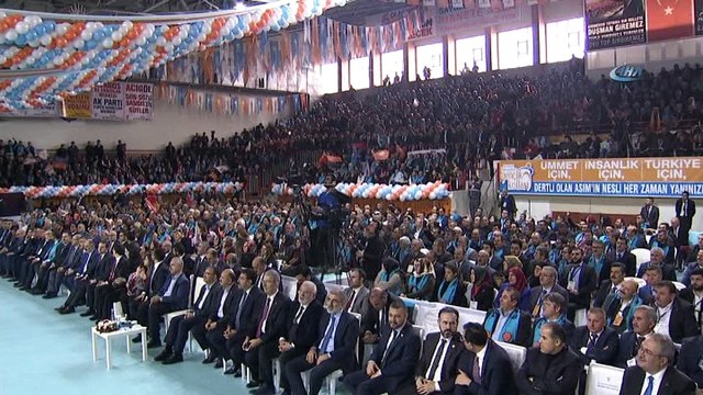 Başbakan Yıldırım: '15 yıldır laf üstüne laf koyan değil taş üstüne taş koyan, dağ gibi sorunları çözerek hizmet üreten bir hükümetiz'