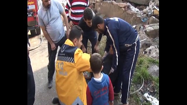 Başkent'te korkutan yangın... Anne, bebeğini balkondan aşağı atarak kurtardı