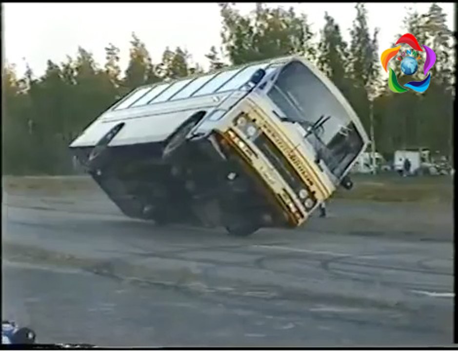 Awesome Driving skills compilation - Awesome semi truck drivers
