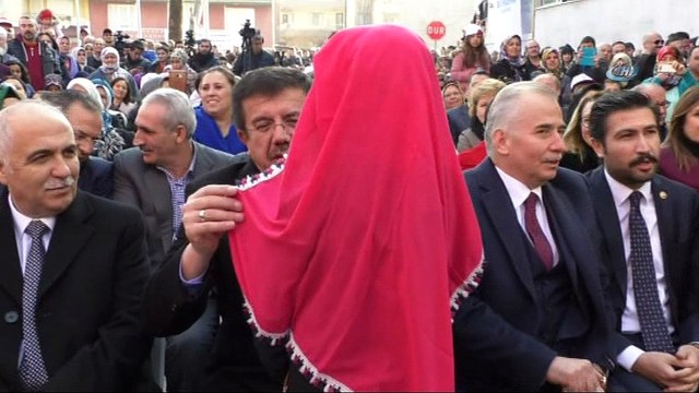 Ekonomi Bakanı Nihat Zeybekci: “15 Temmuz günü TBMM’de silahım ve üç şarjör ile kapıda bekledim”