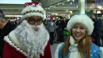 'Noel Baba' ile 'Kar Kız' kıyafetli yolcular bedava uçtu - İSTANBUL