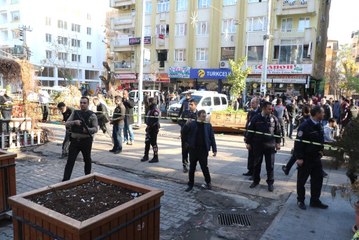 Diyarbakır'da Kafelerin Bulunduğu Binaya Bombalı Saldırı!