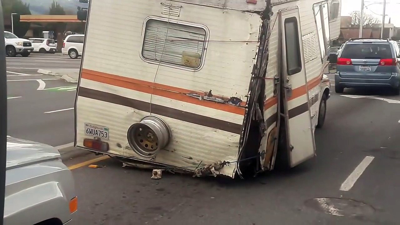 Mais comment ce camping car peut-il encore rouler????