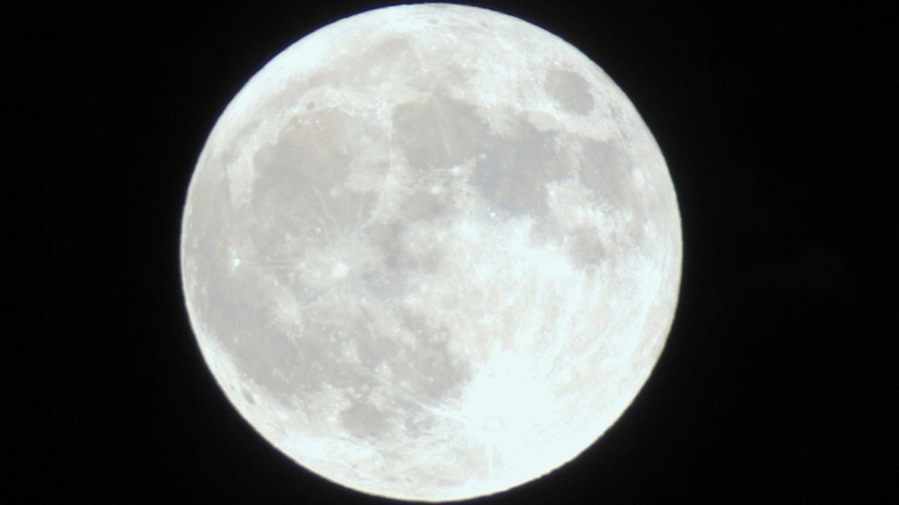 Full Moon Zoom View With My Lovable Sony HDR CX-409