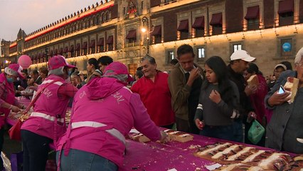 Download Video: Una rosca de 1,440 m para celebrar a los Reyes Magos en México