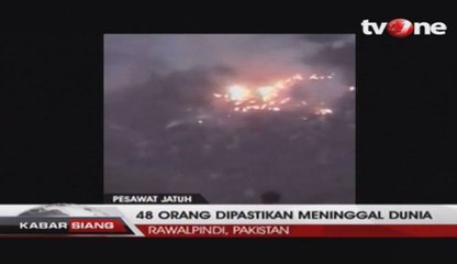 Скачать видео: Pesawat jatuh di Pakistan, Tidak Ada Korban Selamat