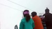 Des skieurs coincés dans un télésiège en pleine tempête Eleanor